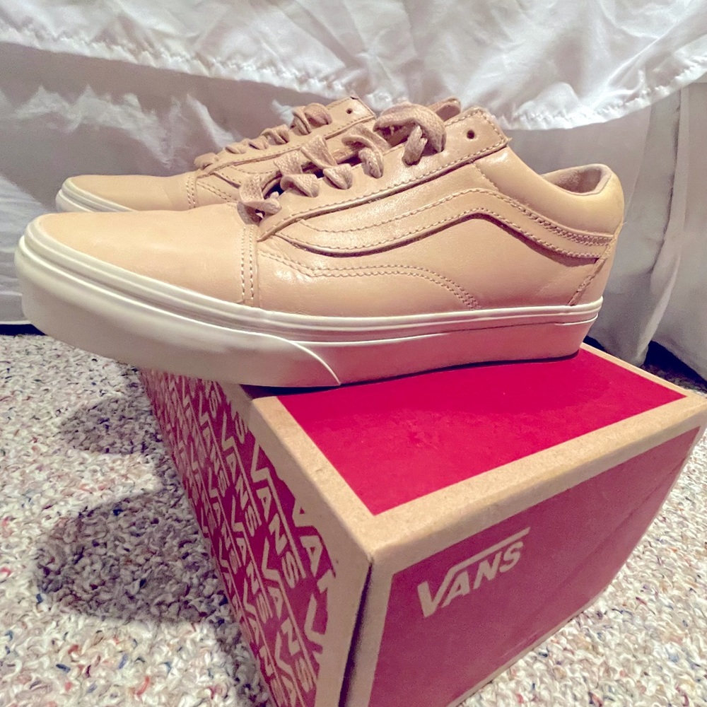 Vans Old Skool - *RARE* Pink Leather, sz 6.5